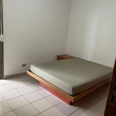 Ed Aracati - Até 8 pessoas e a 70m da praia Guarujá Exterior foto